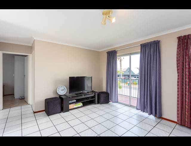 2 BEDROOM FLAT SOLD IN BLOUBERG SANDS